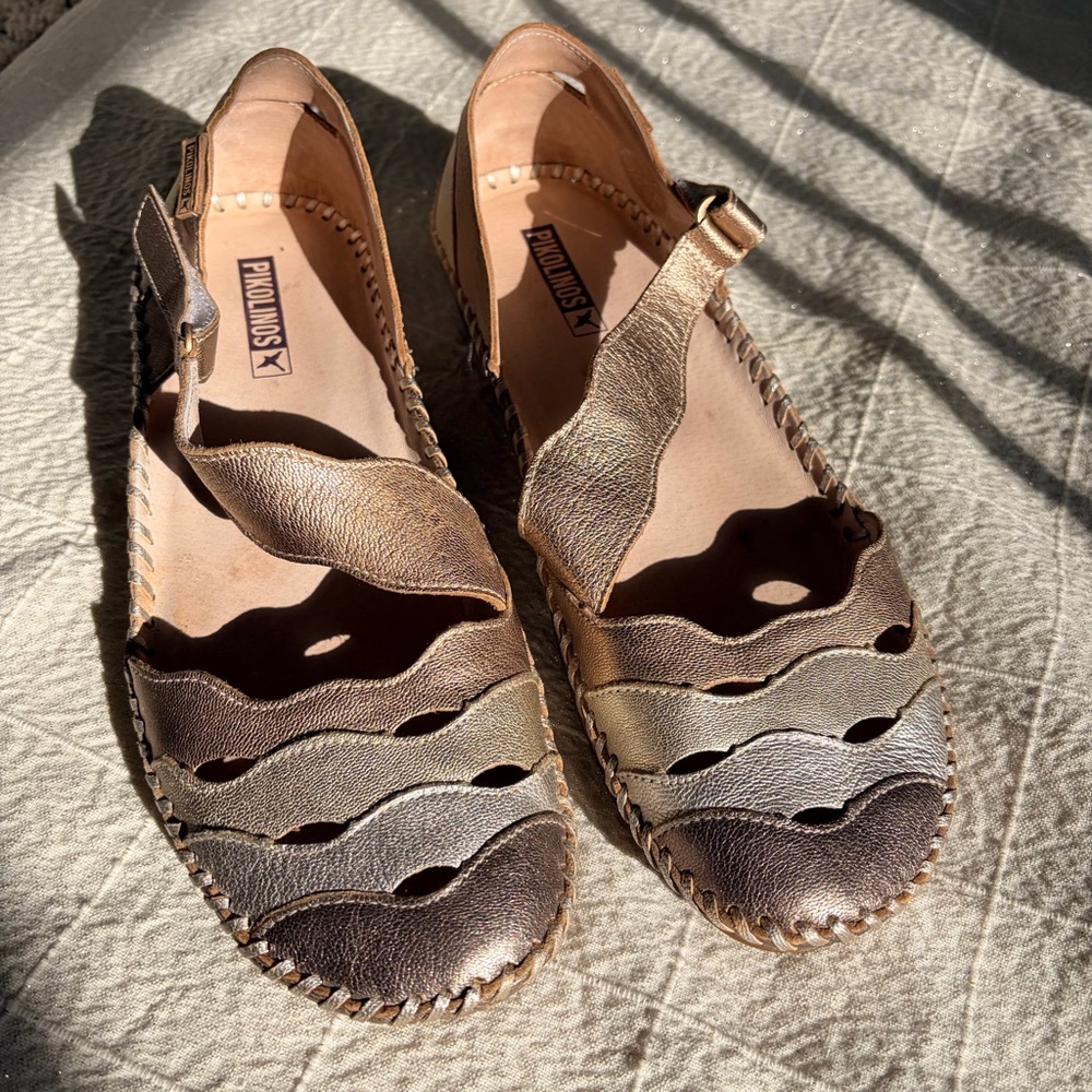 Pikolinos mixed metallic mary janes